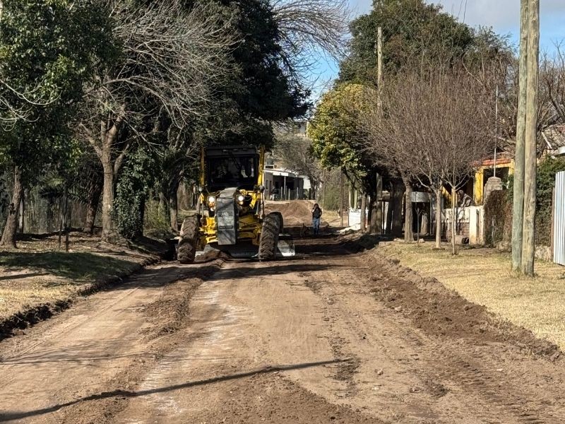 Continúan los trabajos de mantenimiento y mejoramiento de calles de tierra en Villa del Totoral