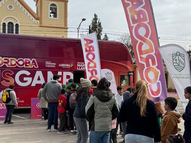 El Bus Gamer visitó Villa del Totoral: una jornada llena de entretenimiento, tecnología y encuentro comunitario